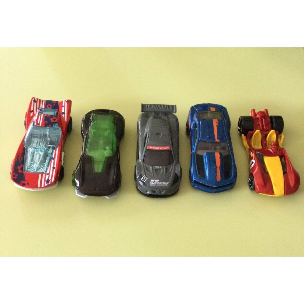 TOY ❤️ 5 PC Hot Wheels Race Cars Bundle